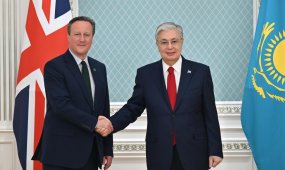 Казахстан и Великобритания подписали Соглашение о стратегическом партнерстве. О чём говорили Токаев и Кэмерон в Акорде